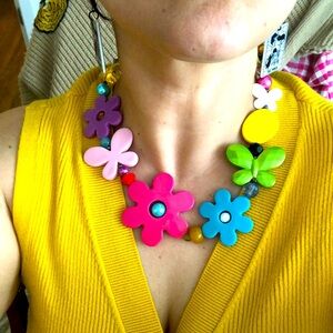 Chunky flower bead necklace